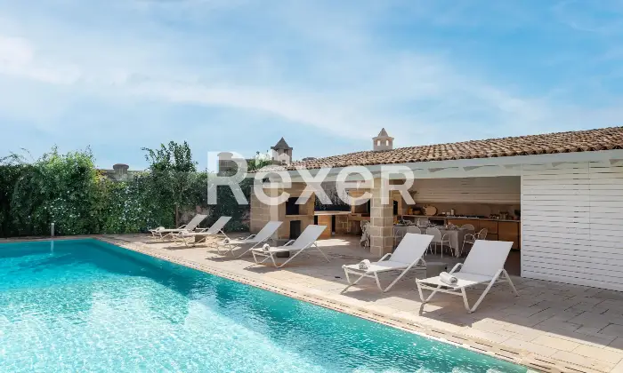 Rexer-Carovigno-Masseria-con-corte-interna-ed-esterna-e-piscina-Altro