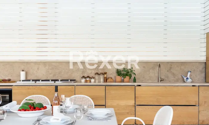 Rexer-Carovigno-Masseria-con-corte-interna-ed-esterna-e-piscina-Altro