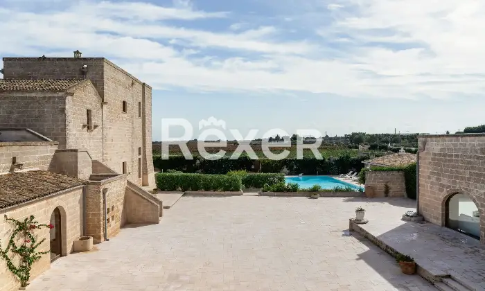 Rexer-Carovigno-Masseria-con-corte-interna-ed-esterna-e-piscina-Altro