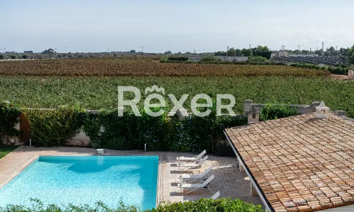 Rexer-Carovigno-Masseria-con-corte-interna-ed-esterna-e-piscina-Altro