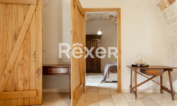 Rexer-Carovigno-Masseria-con-corte-interna-ed-esterna-e-piscina-Altro