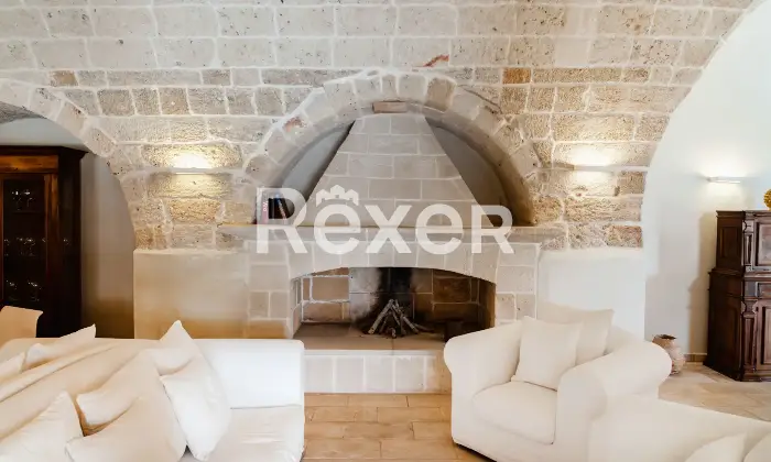 Rexer-Carovigno-Masseria-con-corte-interna-ed-esterna-e-piscina-Altro