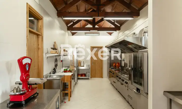 Rexer-Carovigno-Masseria-con-corte-interna-ed-esterna-e-piscina-Altro