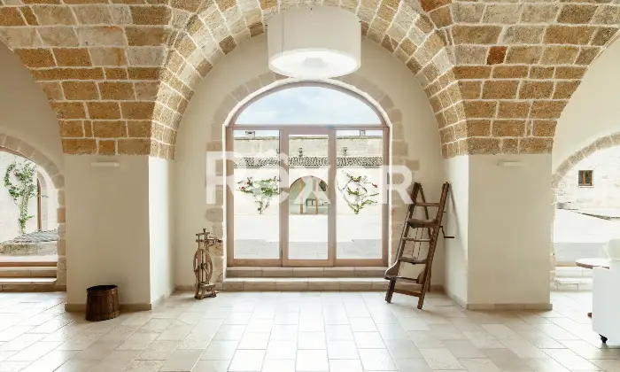 Rexer-Carovigno-Masseria-con-corte-interna-ed-esterna-e-piscina-Altro