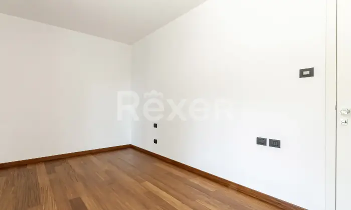 Rexer-Vedano-al-Lambro-Appartamento-di-mq-oltre-a-cantina-e-n-autorimesse-singole-Altro