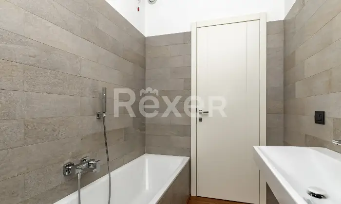 Rexer-Vedano-al-Lambro-Appartamento-di-mq-oltre-a-cantina-e-n-autorimesse-singole-Altro