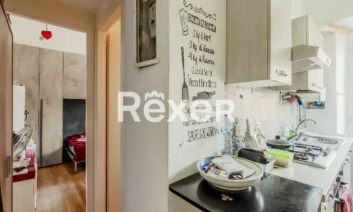 Rexer-Roma-Luminoso-monolocale-piano-alto-Altro