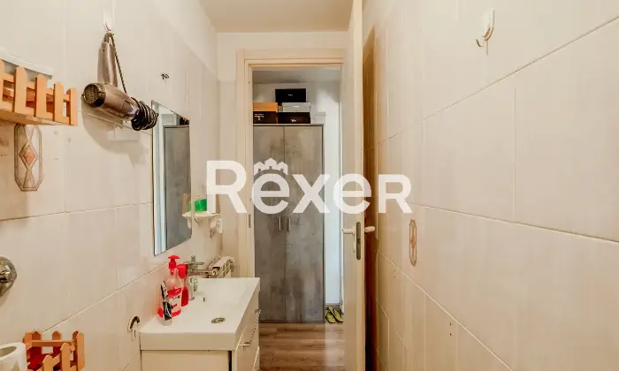 Rexer-Roma-Luminoso-monolocale-piano-alto-Altro