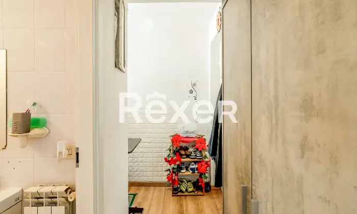 Rexer-Roma-Luminoso-monolocale-piano-alto-Altro
