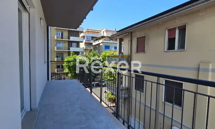 Rexer-Pescara-Trilocale-moderno-in-classe-energetica-A-con-doppi-servizi-e-balconi-Altro