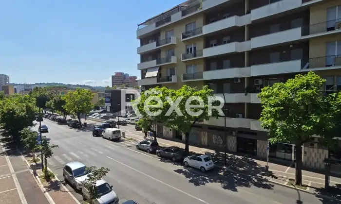 Rexer-Pescara-Trilocale-moderno-in-classe-energetica-A-con-doppi-servizi-e-balconi-Altro