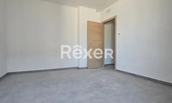 Rexer-Pescara-Trilocale-moderno-in-classe-energetica-A-con-doppi-servizi-e-balconi-Altro