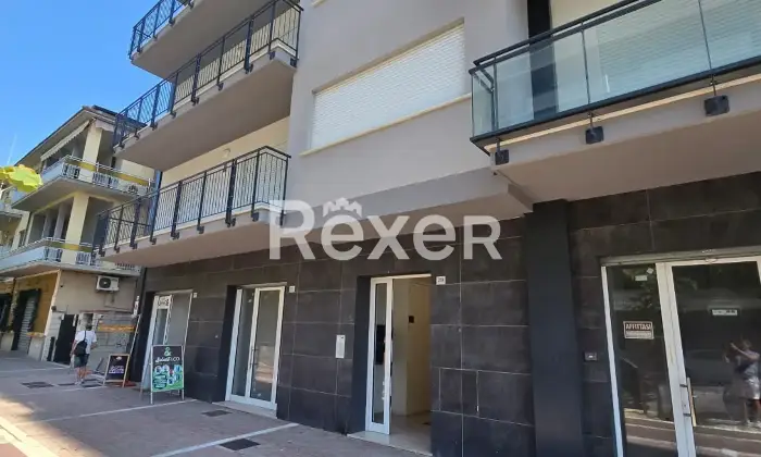 Rexer-Pescara-Trilocale-moderno-in-classe-energetica-A-con-doppi-servizi-e-balconi-Altro