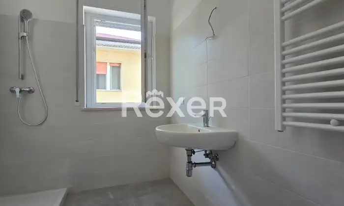 Rexer-Pescara-Trilocale-moderno-in-classe-energetica-A-con-doppi-servizi-e-balconi-Altro