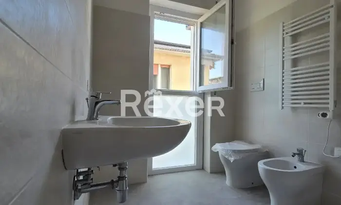Rexer-Pescara-Trilocale-moderno-in-classe-energetica-A-con-doppi-servizi-e-balconi-Altro