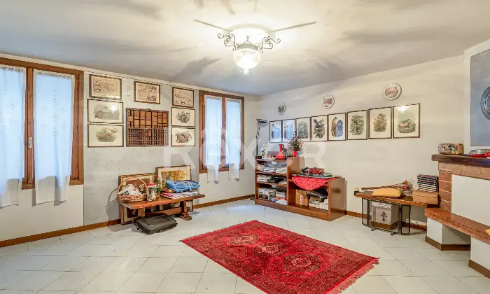 Rexer-Brescia-VILLA-A-SCHIERA-PORZIONE-CENTRALE-Altro