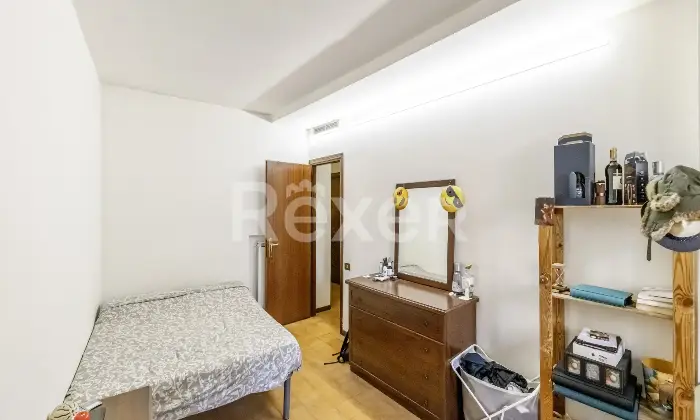 Rexer-Roma-Ampio-Trilocale-con-Balconi-e-Posto-Auto-in-Zona-Nomentana-Altro