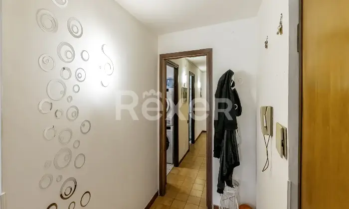 Rexer-Roma-Ampio-Trilocale-con-Balconi-e-Posto-Auto-in-Zona-Nomentana-Altro