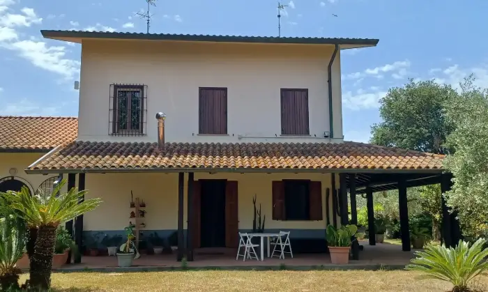 Rexer-Sabaudia-Casale-Ristrutturato-con-Giardino-di-mq-Spazio-Privacy-e-Comfort-a-Sabaudia-Altro