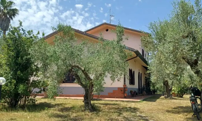 Rexer-Sabaudia-Casale-Ristrutturato-con-Giardino-di-mq-Spazio-Privacy-e-Comfort-a-Sabaudia-Altro