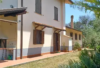 Rexer-Sabaudia-Casale-Ristrutturato-con-Giardino-di-mq-Spazio-Privacy-e-Comfort-a-Sabaudia-Altro