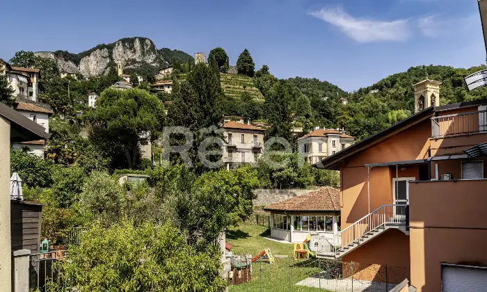 Rexer-Calolziocorte-Immobile-indipendente-disposto-su-quattro-livelli-con-giardino-di-propriet-e-due-posti-auto-Altro