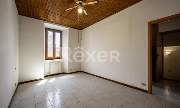 Rexer-Calolziocorte-Immobile-indipendente-disposto-su-quattro-livelli-con-giardino-di-propriet-e-due-posti-auto-Altro