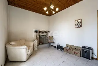 Rexer-Calolziocorte-Immobile-indipendente-disposto-su-quattro-livelli-con-giardino-di-propriet-e-due-posti-auto-Altro