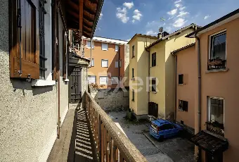 Rexer-Calolziocorte-Immobile-indipendente-disposto-su-quattro-livelli-con-giardino-di-propriet-e-due-posti-auto-Altro