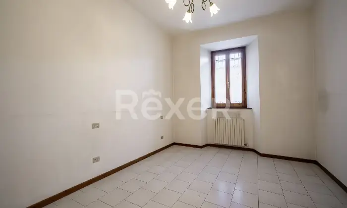 Rexer-Calolziocorte-Immobile-indipendente-disposto-su-quattro-livelli-con-giardino-di-propriet-e-due-posti-auto-Altro