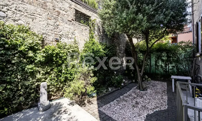 Rexer-Calolziocorte-Immobile-indipendente-disposto-su-quattro-livelli-con-giardino-di-propriet-e-due-posti-auto-Altro