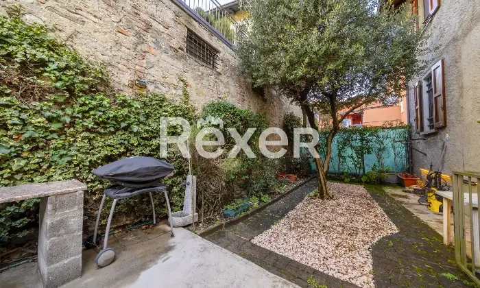 Rexer-Calolziocorte-Immobile-indipendente-disposto-su-quattro-livelli-con-giardino-di-propriet-e-due-posti-auto-Altro