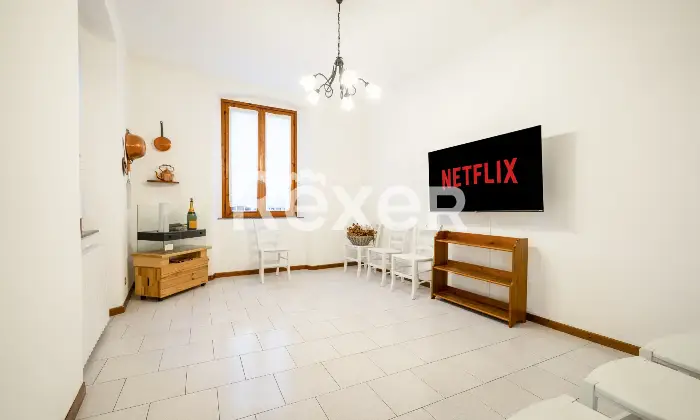 Rexer-Calolziocorte-Immobile-indipendente-disposto-su-quattro-livelli-con-giardino-di-propriet-e-due-posti-auto-Altro