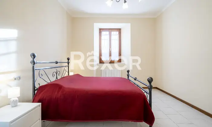 Rexer-Calolziocorte-Immobile-indipendente-disposto-su-quattro-livelli-con-giardino-di-propriet-e-due-posti-auto-Altro