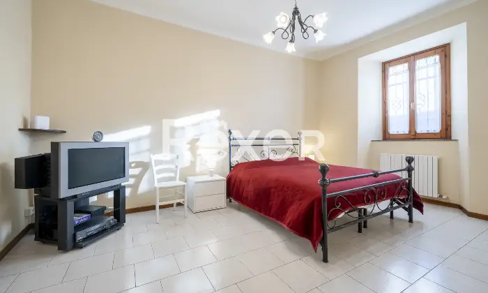 Rexer-Calolziocorte-Immobile-indipendente-disposto-su-quattro-livelli-con-giardino-di-propriet-e-due-posti-auto-Altro