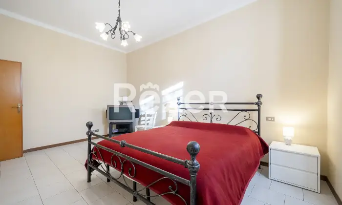 Rexer-Calolziocorte-Immobile-indipendente-disposto-su-quattro-livelli-con-giardino-di-propriet-e-due-posti-auto-Altro