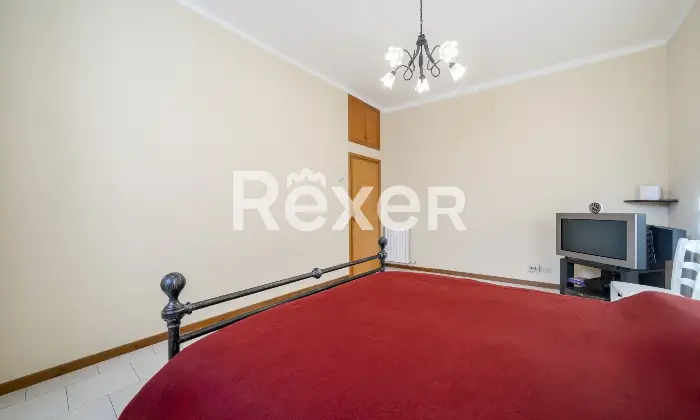 Rexer-Calolziocorte-Immobile-indipendente-disposto-su-quattro-livelli-con-giardino-di-propriet-e-due-posti-auto-Altro