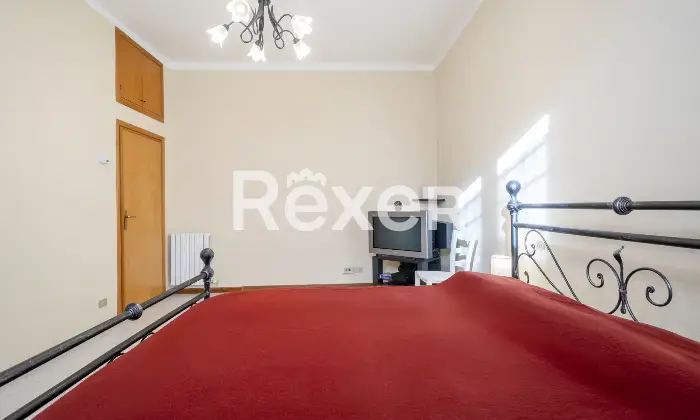 Rexer-Calolziocorte-Immobile-indipendente-disposto-su-quattro-livelli-con-giardino-di-propriet-e-due-posti-auto-Altro