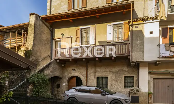 Rexer-Calolziocorte-Immobile-indipendente-disposto-su-quattro-livelli-con-giardino-di-propriet-e-due-posti-auto-Altro