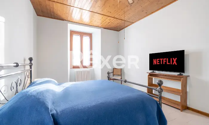 Rexer-Calolziocorte-Immobile-indipendente-disposto-su-quattro-livelli-con-giardino-di-propriet-e-due-posti-auto-Altro