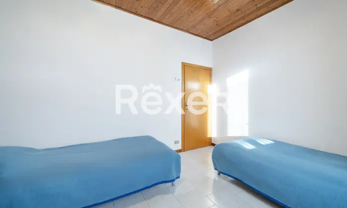 Rexer-Calolziocorte-Immobile-indipendente-disposto-su-quattro-livelli-con-giardino-di-propriet-e-due-posti-auto-Altro