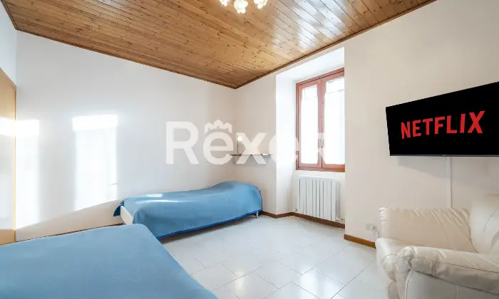 Rexer-Calolziocorte-Immobile-indipendente-disposto-su-quattro-livelli-con-giardino-di-propriet-e-due-posti-auto-Altro