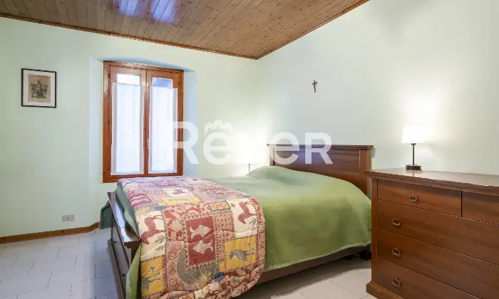 Rexer-Calolziocorte-Immobile-indipendente-disposto-su-quattro-livelli-con-giardino-di-propriet-e-due-posti-auto-Altro