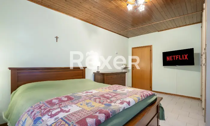 Rexer-Calolziocorte-Immobile-indipendente-disposto-su-quattro-livelli-con-giardino-di-propriet-e-due-posti-auto-Altro