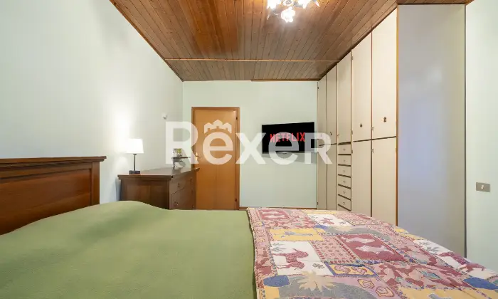 Rexer-Calolziocorte-Immobile-indipendente-disposto-su-quattro-livelli-con-giardino-di-propriet-e-due-posti-auto-Altro