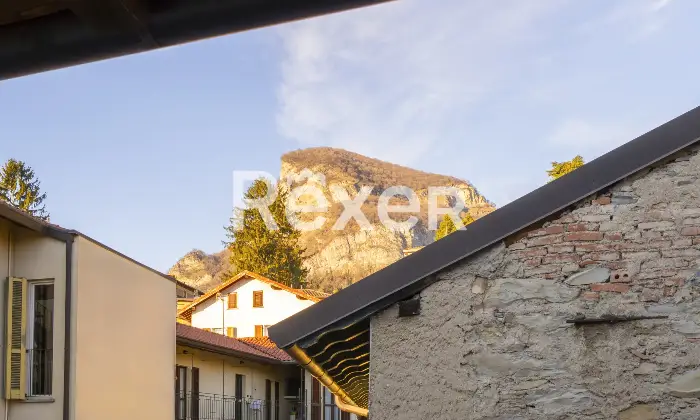 Rexer-Calolziocorte-Immobile-indipendente-disposto-su-quattro-livelli-con-giardino-di-propriet-e-due-posti-auto-Altro