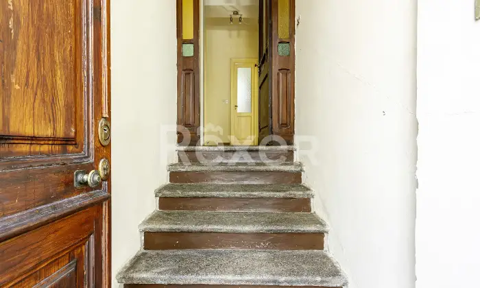 Rexer-Torino-Esclusiva-Villa-in-Crocetta-con-Giardino-Privato-Due-Livelli-e-Due-Posti-Auto-Altro