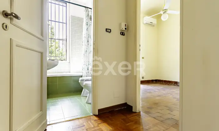 Rexer-Torino-Esclusiva-Villa-in-Crocetta-con-Giardino-Privato-Due-Livelli-e-Due-Posti-Auto-Altro
