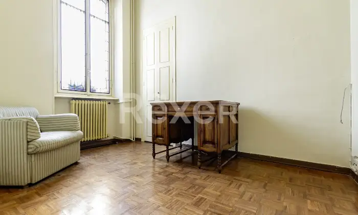 Rexer-Torino-Esclusiva-Villa-in-Crocetta-con-Giardino-Privato-Due-Livelli-e-Due-Posti-Auto-Altro