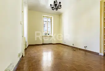 Rexer-Torino-Esclusiva-Villa-in-Crocetta-con-Giardino-Privato-Due-Livelli-e-Due-Posti-Auto-Altro